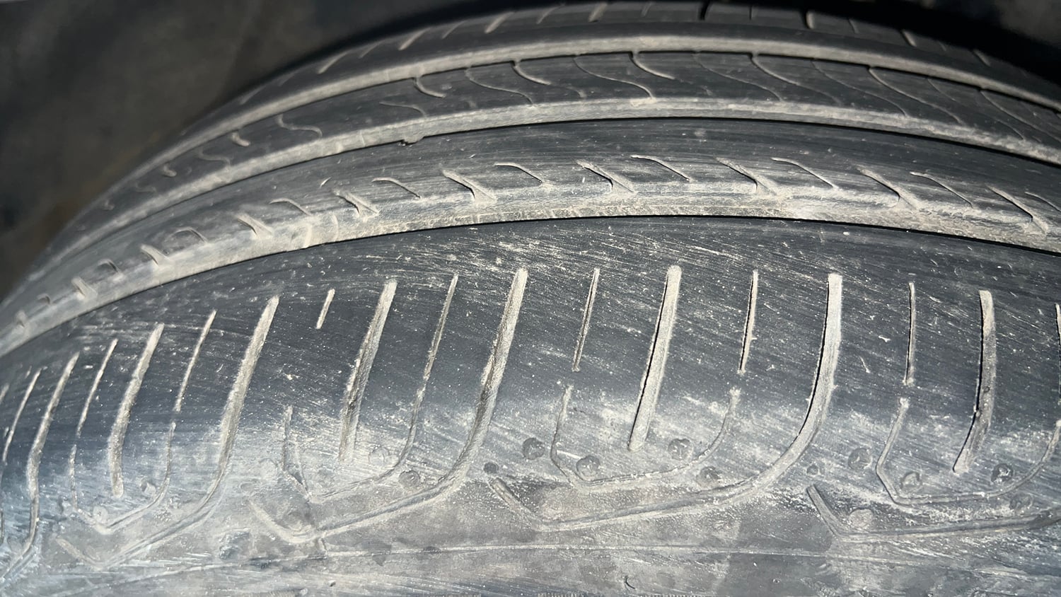 Used 2015 Honda City VX Petrol Manual tyres RIGHT FRONT TYRE TREAD VIEW