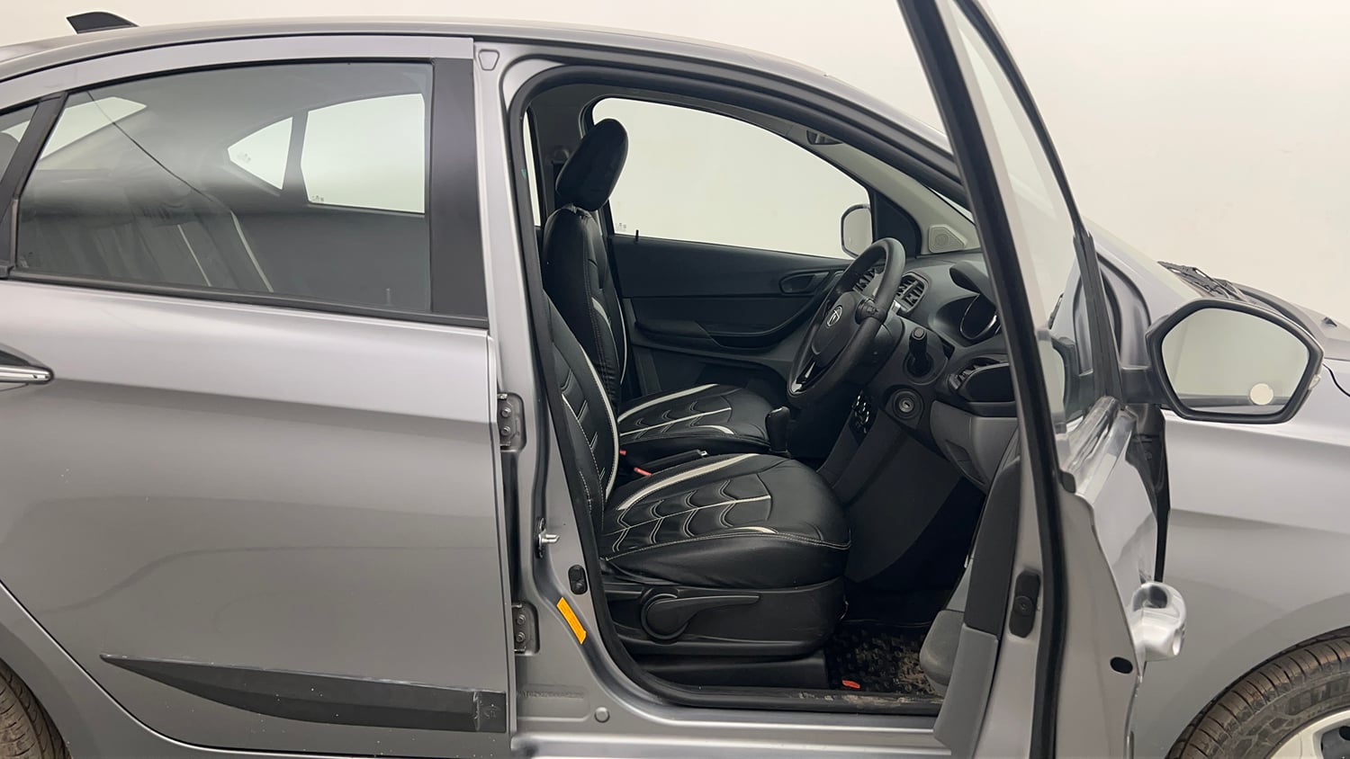 Used 2020 Tata Tigor Revotron XZ Petrol Manual interior RIGHT SIDE FRONT DOOR CABIN VIEW