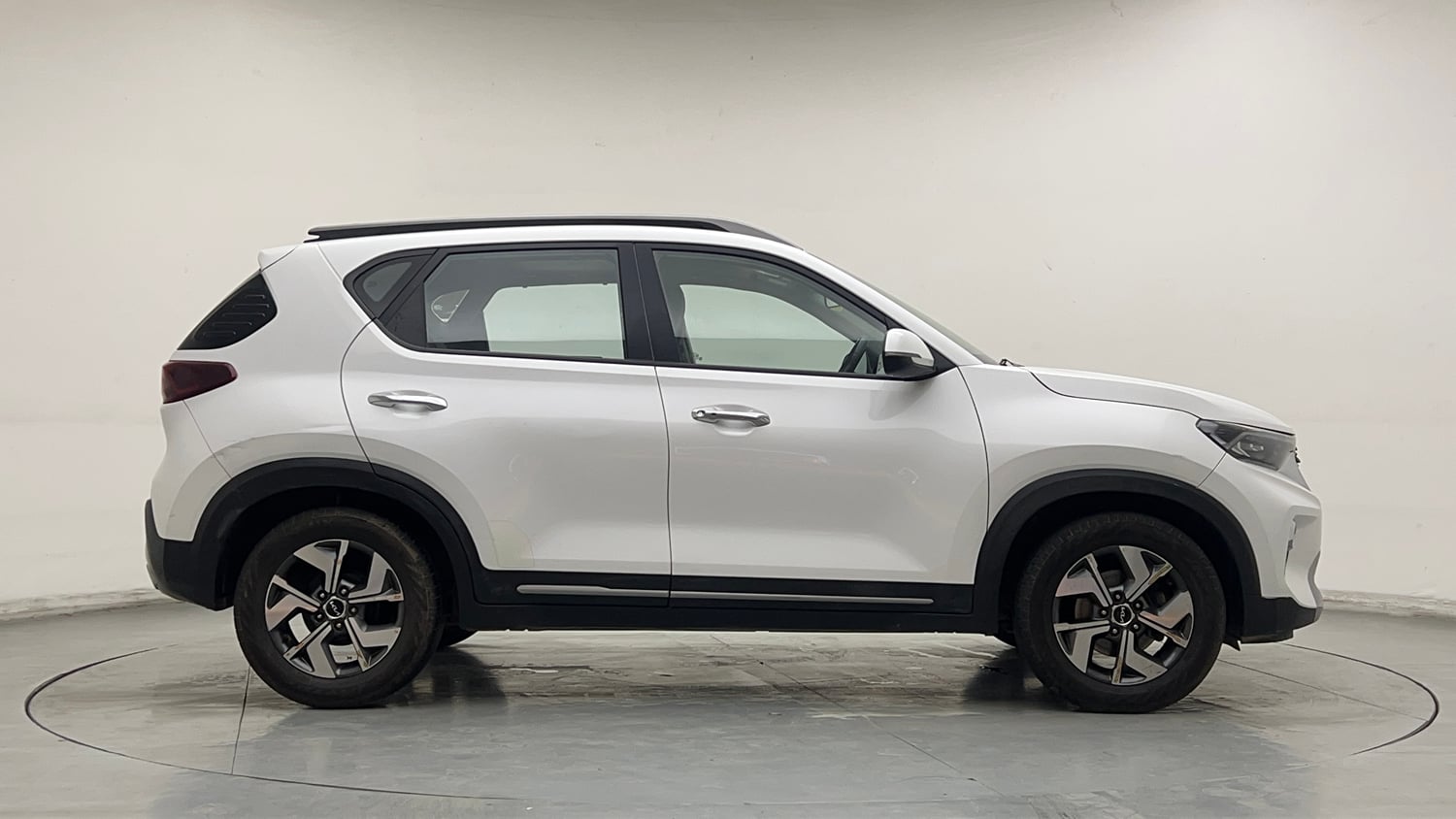 Used 2023 Kia Sonet HTX 1.5 Diesel Manual exterior RIGHT SIDE VIEW