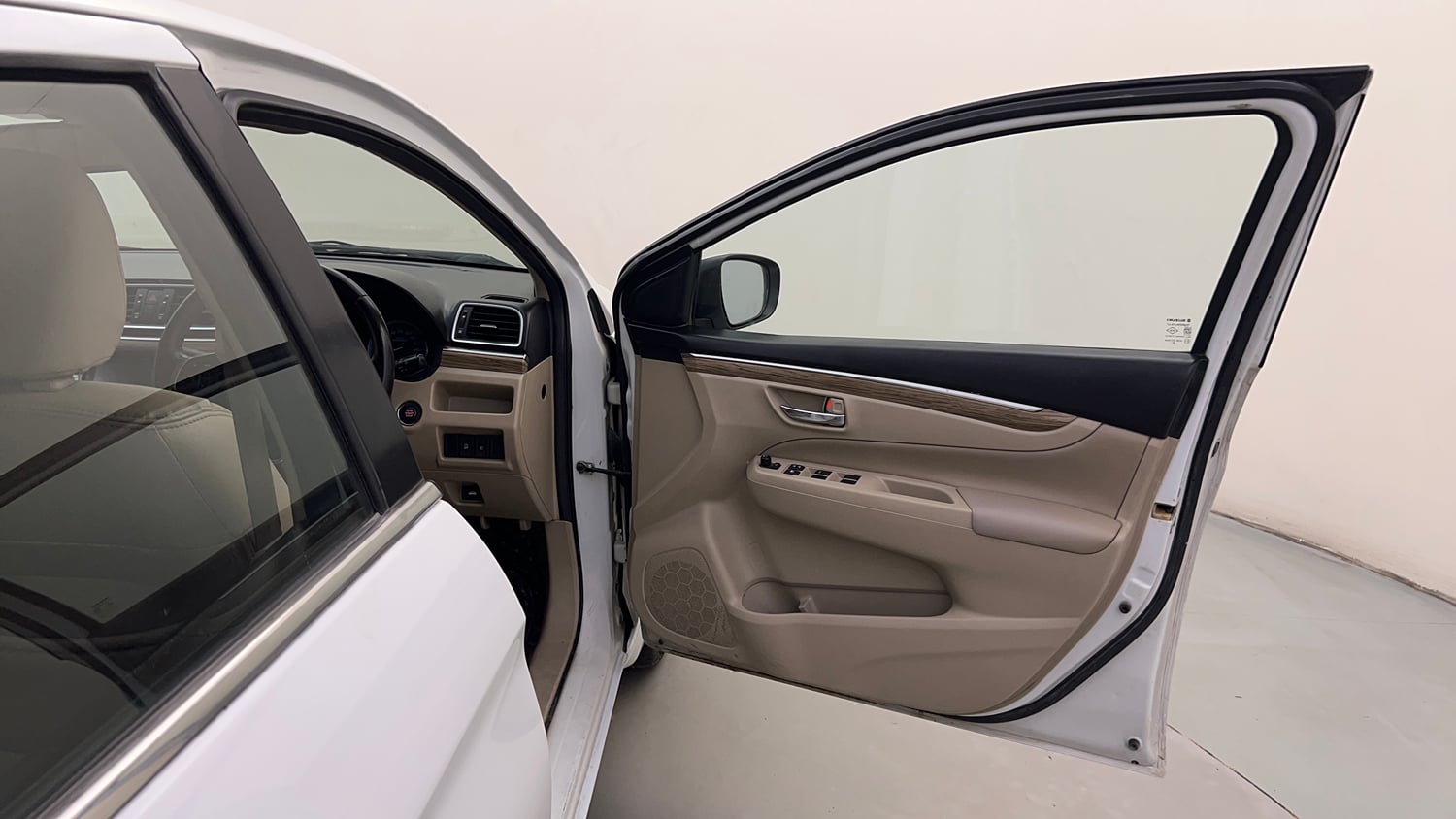Used 2018 Maruti Suzuki Ciaz Alpha 1.3 Diesel Diesel Manual interior RIGHT FRONT DOOR OPEN VIEW