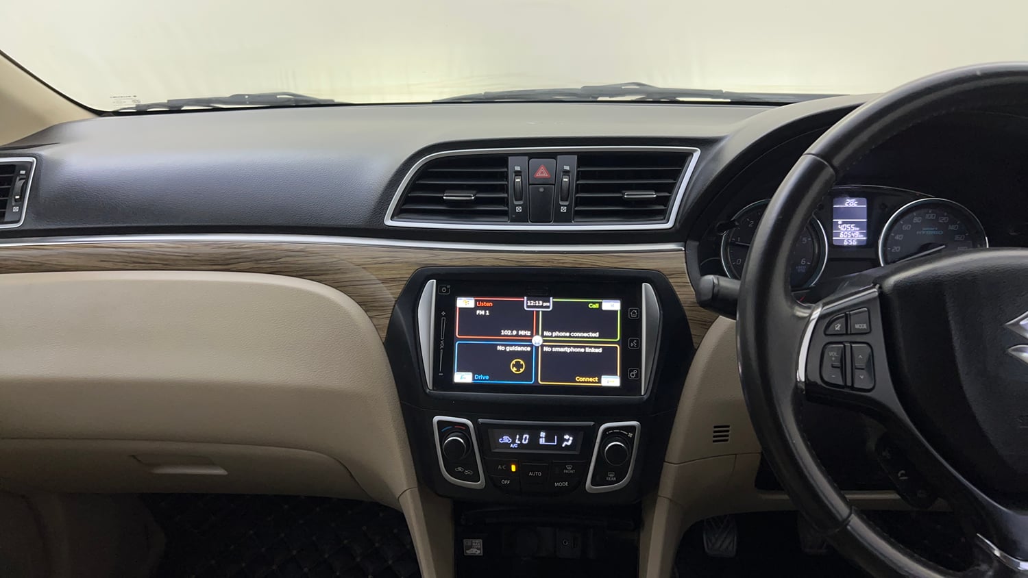 Used 2018 Maruti Suzuki Ciaz Alpha 1.3 Diesel Diesel Manual interior MUSIC SYSTEM & AC CONTROL VIEW
