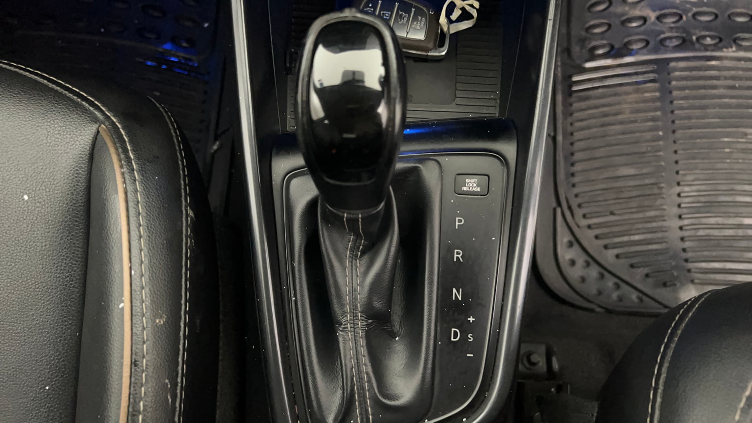 Used 2020 Hyundai New i20 Asta (O) 1.0 Turbo DCT Petrol Automatic interior GEAR  KNOB VIEW