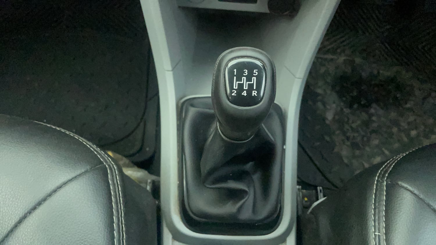 Used 2023 Tata Tiago XT CNG Cng Manual interior GEAR  KNOB VIEW