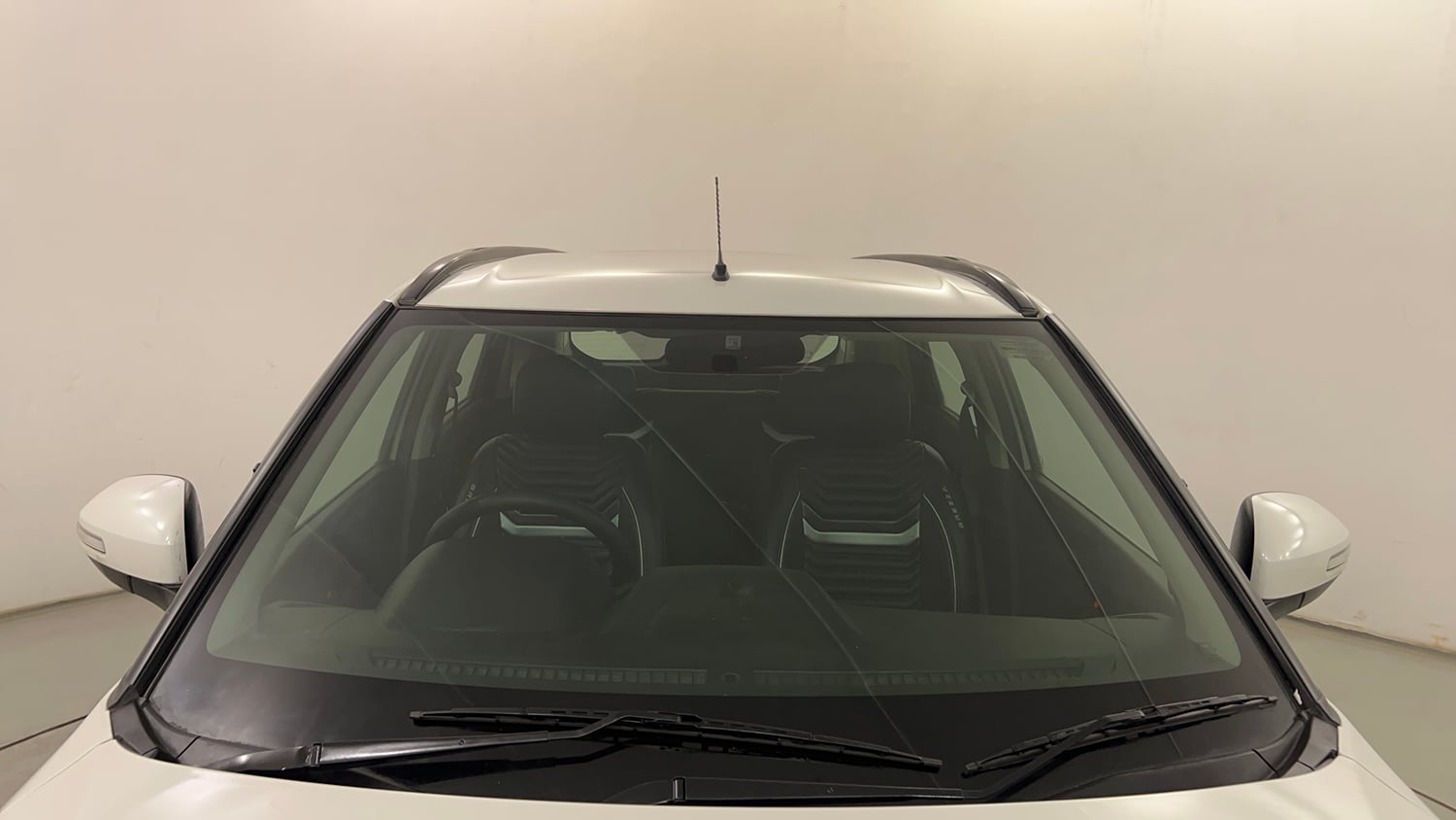 Used 2022 maruti-suzuki Vitara Brezza VXi Petrol Manual exterior FRONT WINDSHIELD VIEW