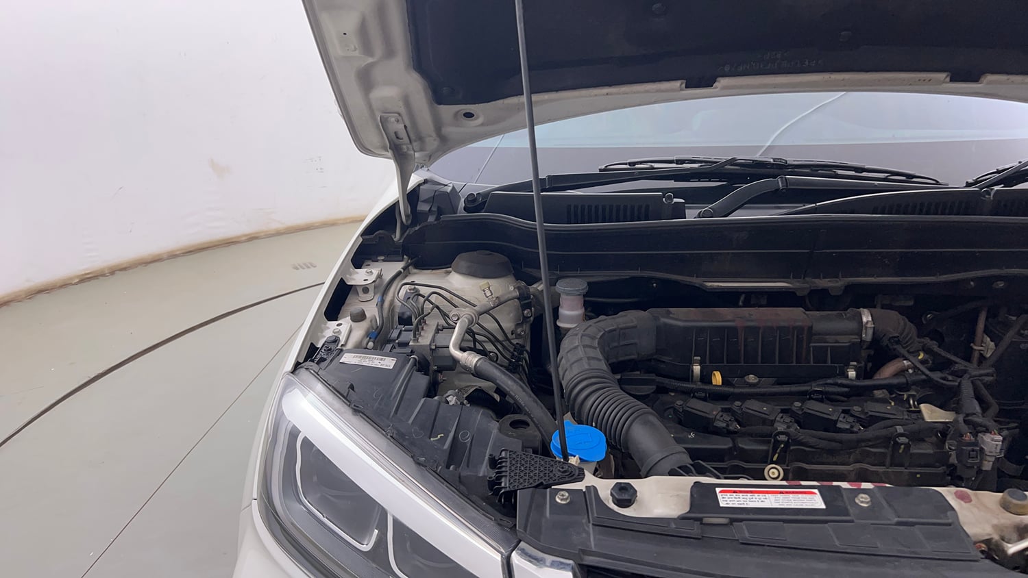 Used 2022 Toyota Urban Cruiser Premium Grade MT Petrol Manual engine ENGINE RIGHT SIDE HINGE & APRON VIEW