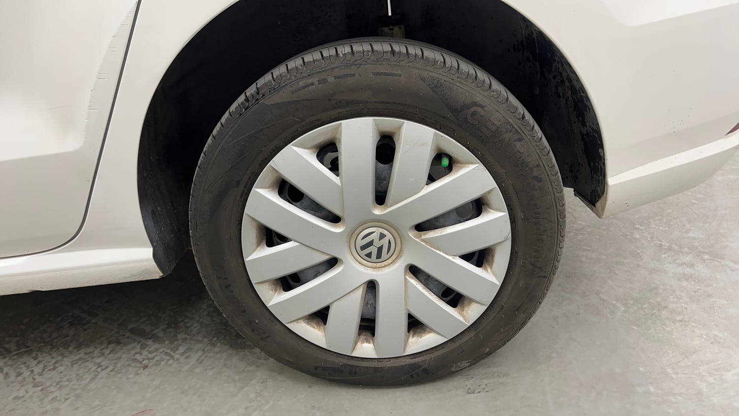 Used 2016 Volkswagen Ameo Comfortline 1.2L (P) Petrol Manual tyres LEFT REAR TYRE RIM VIEW