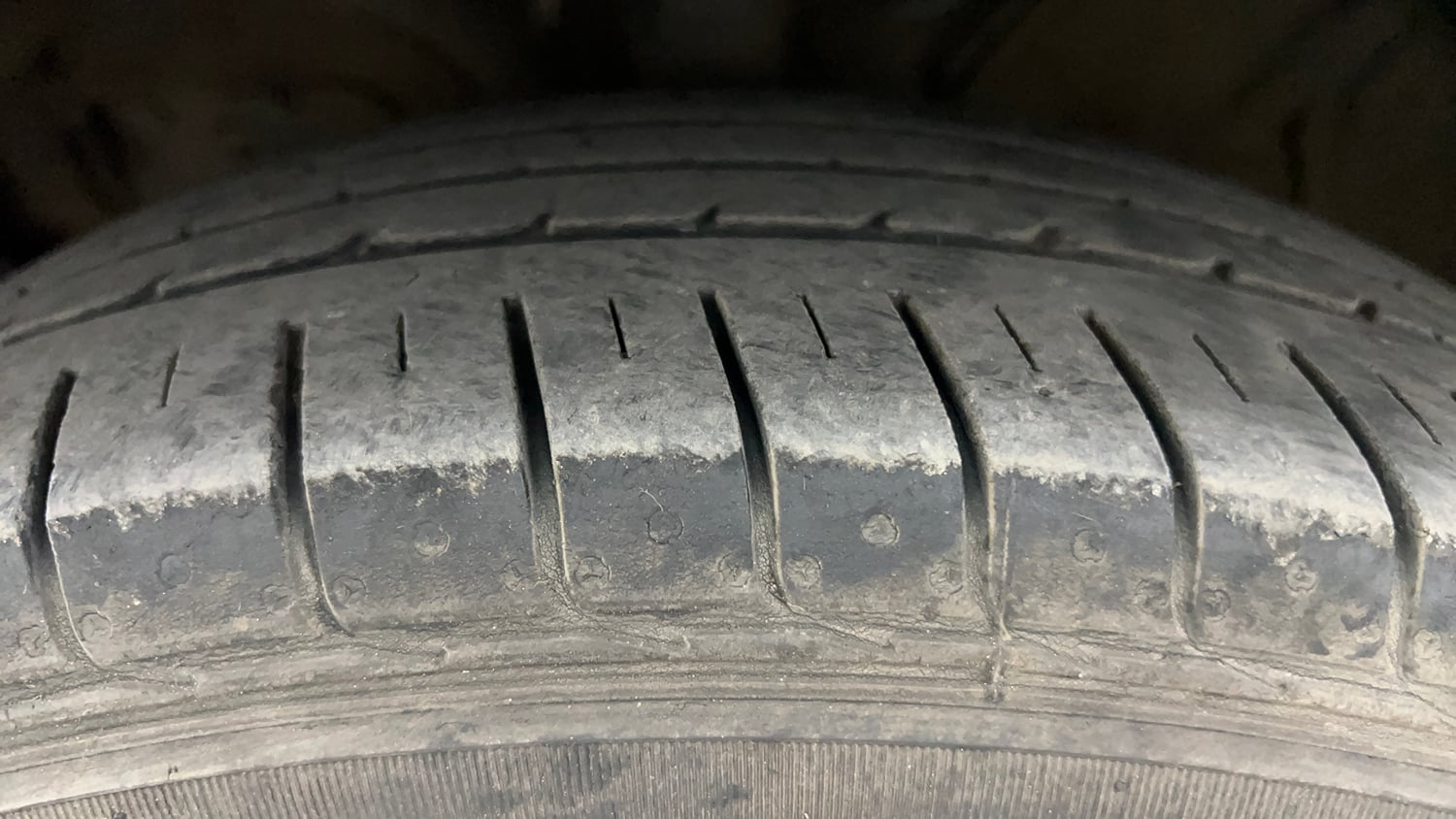 Used 2022 Kia Seltos GTX Plus 1.4 DCT Petrol Automatic tyres LEFT FRONT TYRE TREAD VIEW