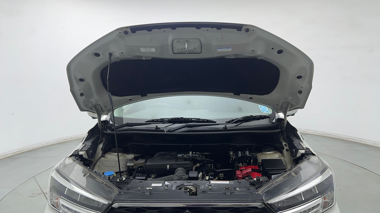 Used 2023 Maruti Suzuki XL6 Alpha Plus MT Petrol Petrol Manual engine ENGINE & BONNET OPEN FRONT VIEW