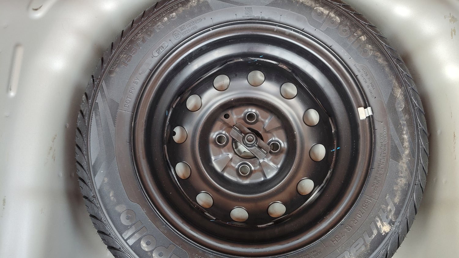 Used 2018 Hyundai Eon Magna + Petrol Manual tyres SPARE TYRE VIEW