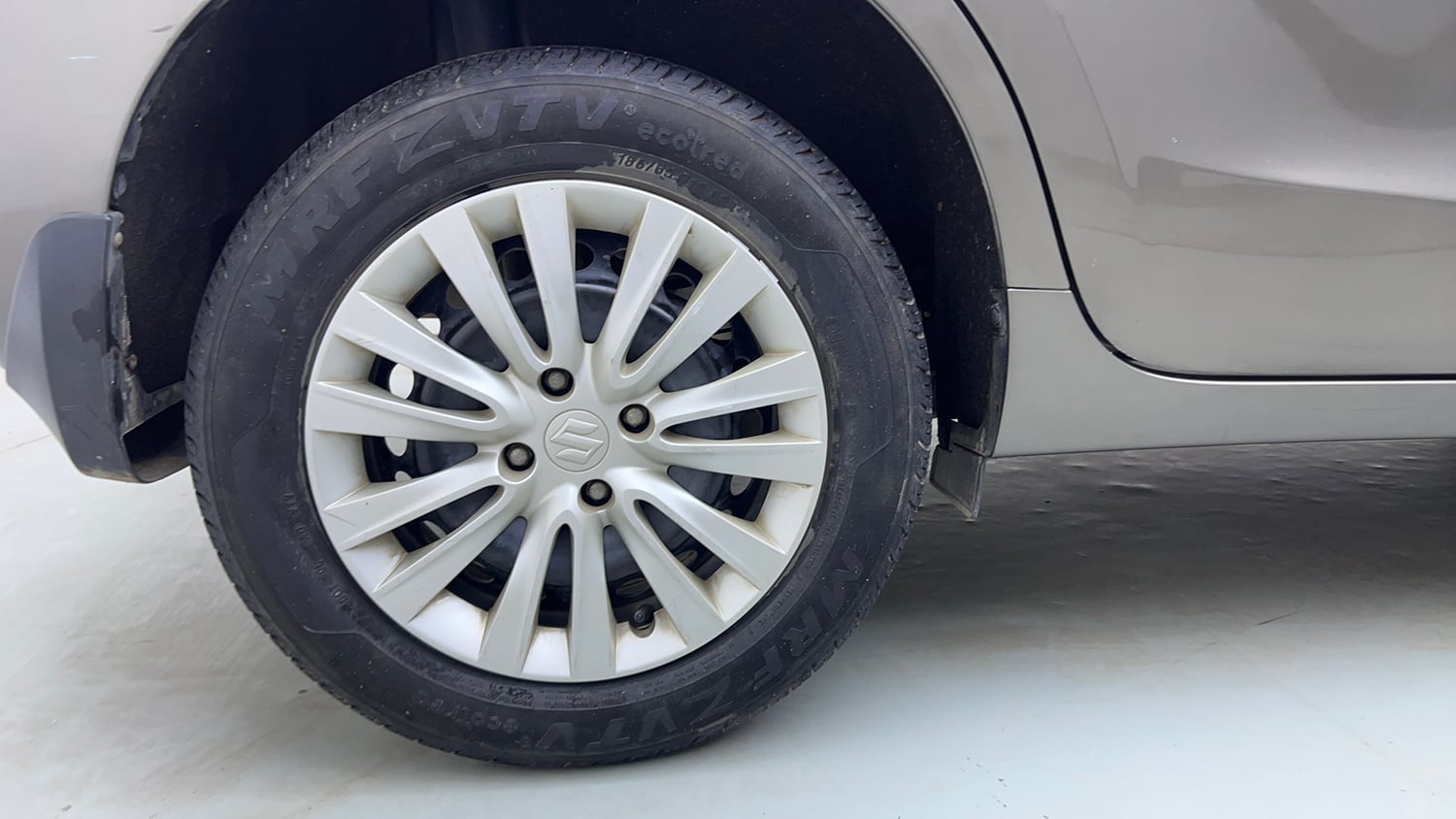 Used 2019 Maruti Suzuki Baleno Delta Petrol Manual tyres RIGHT REAR TYRE RIM VIEW