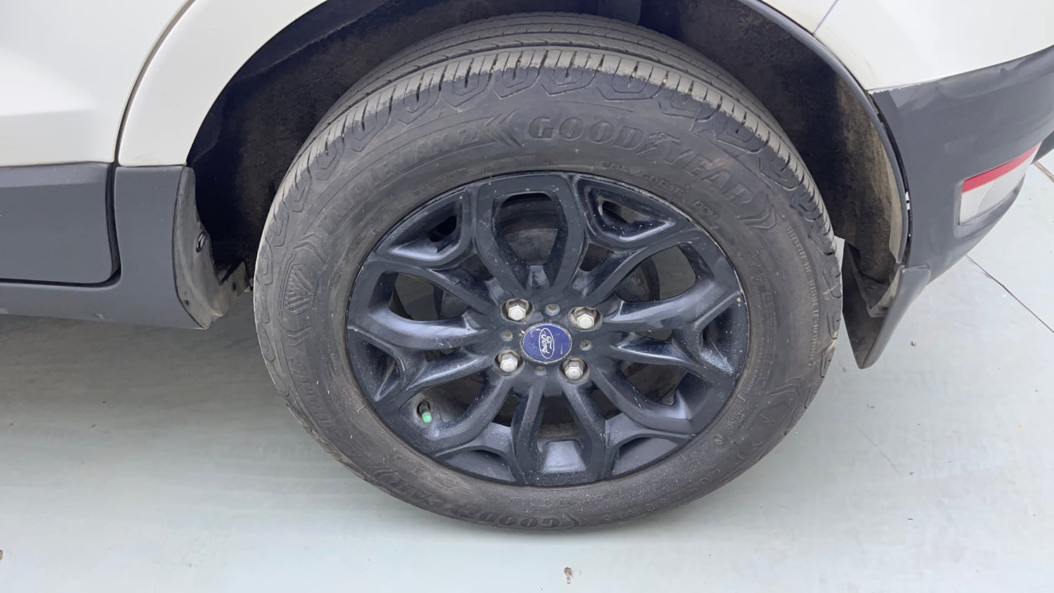 Used 2017 Ford EcoSport Titanium 1.5L TDCi Diesel Manual tyres LEFT REAR TYRE RIM VIEW