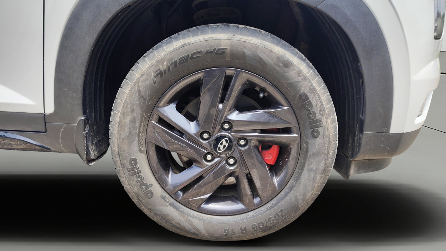 Used 2023 Hyundai Creta S Plus 1.5 Petrol Knight Petrol Manual tyres RIGHT FRONT TYRE RIM VIEW