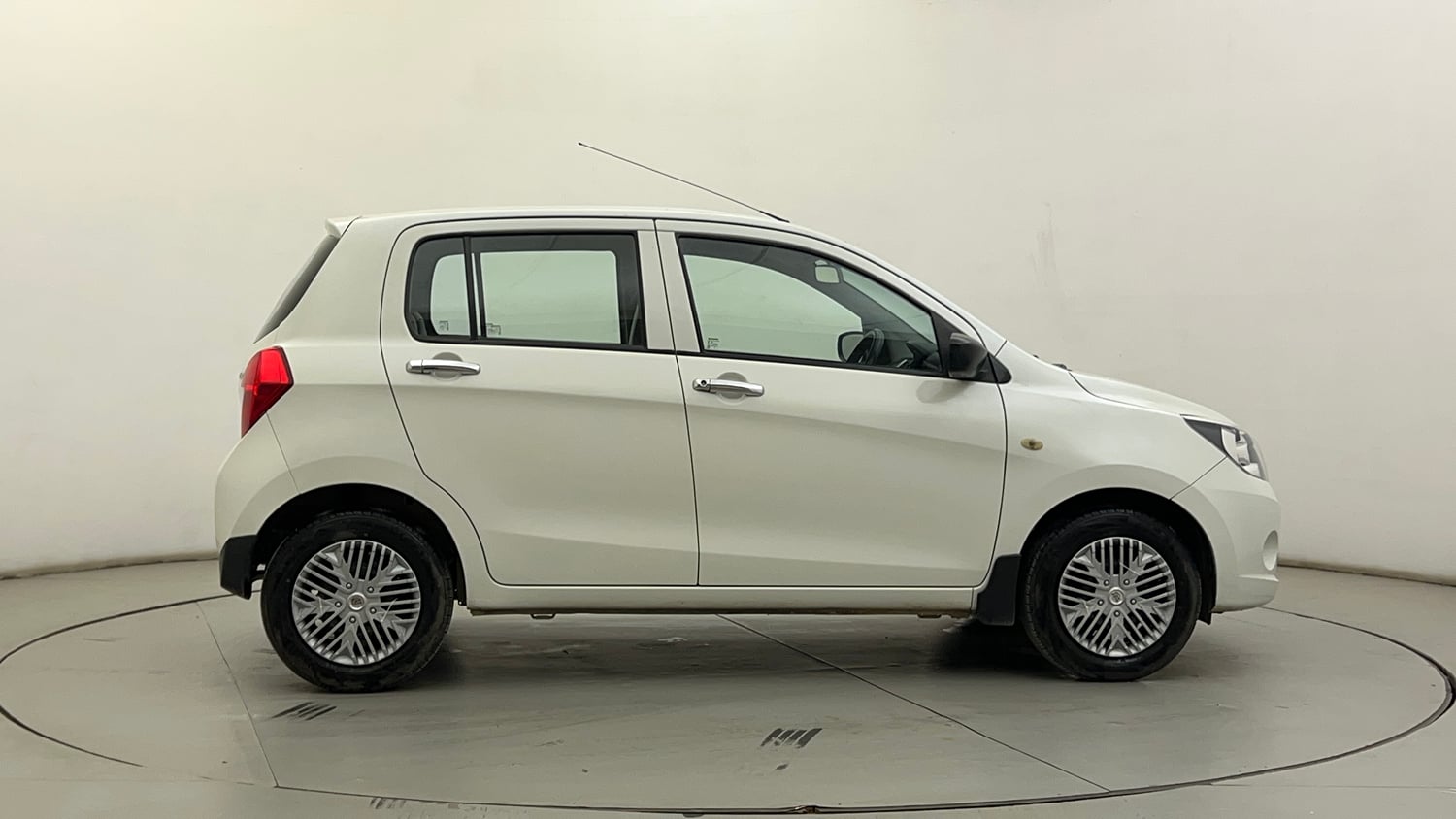 Used 2017 Maruti Suzuki Celerio VXi AMT Petrol Automatic exterior RIGHT SIDE VIEW