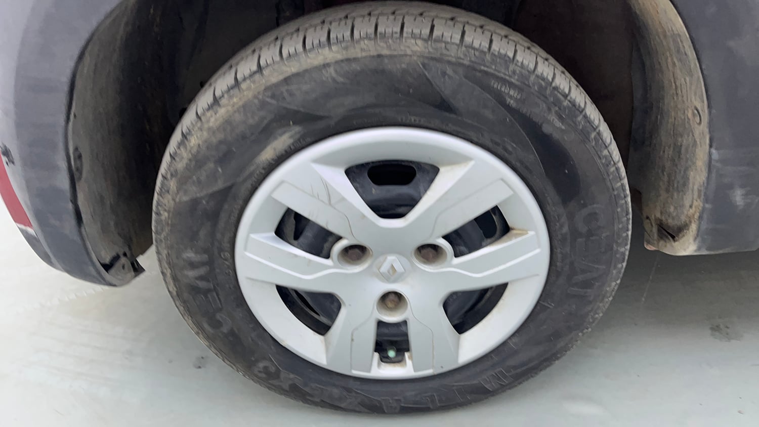 Used 2016 Renault Kwid RXT Petrol Manual tyres LEFT FRONT TYRE RIM VIEW