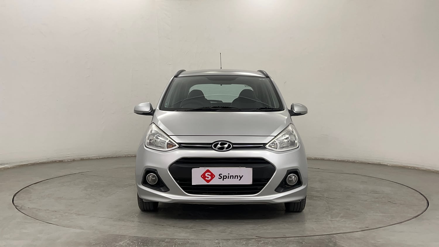 Used 2016 Hyundai Grand i10 Asta AT 1.2 Kappa VTVT Petrol Automatic exterior FRONT VIEW