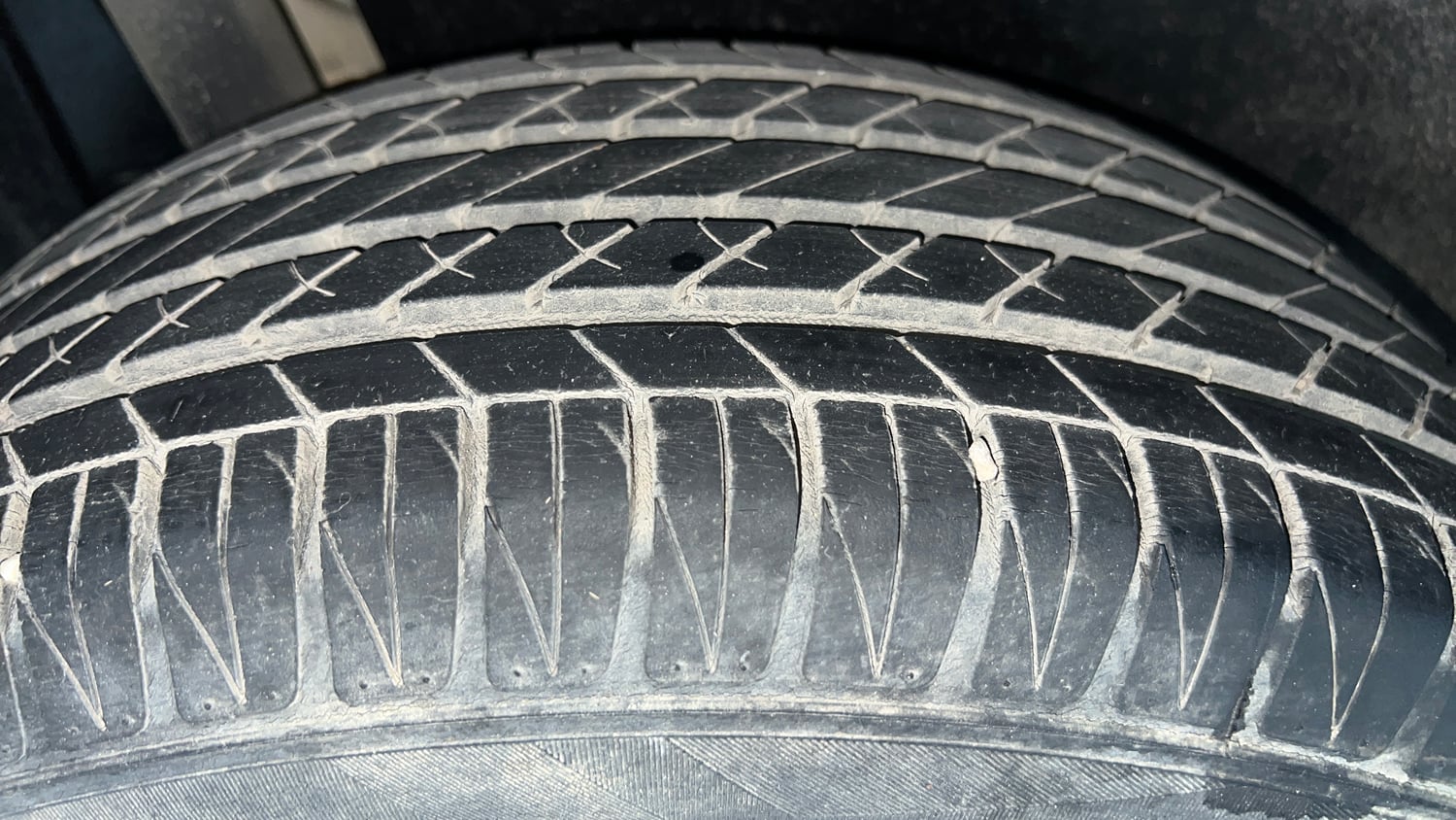 Used 2021 maruti-suzuki Vitara Brezza ZXi Plus Petrol Manual tyres RIGHT REAR TYRE TREAD VIEW