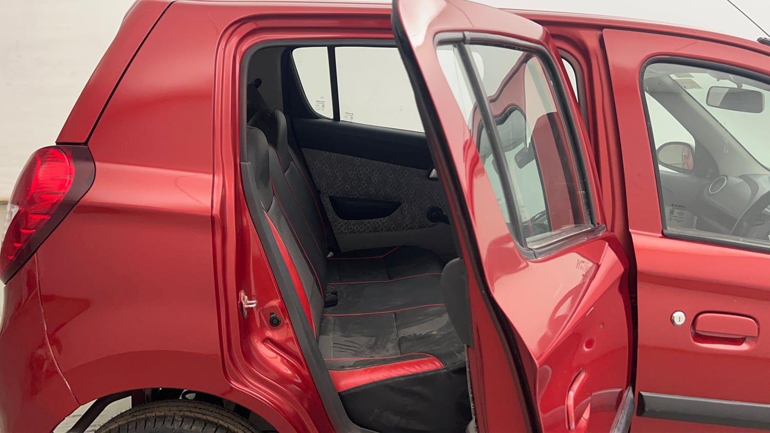 Used 2017 Maruti Suzuki Alto 800 LXi Petrol Manual interior RIGHT SIDE REAR DOOR CABIN VIEW