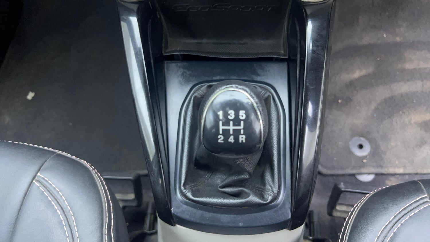 Used 2016 Ford EcoSport Titanium 1.5L Ti-VCT Petrol Manual interior GEAR  KNOB VIEW