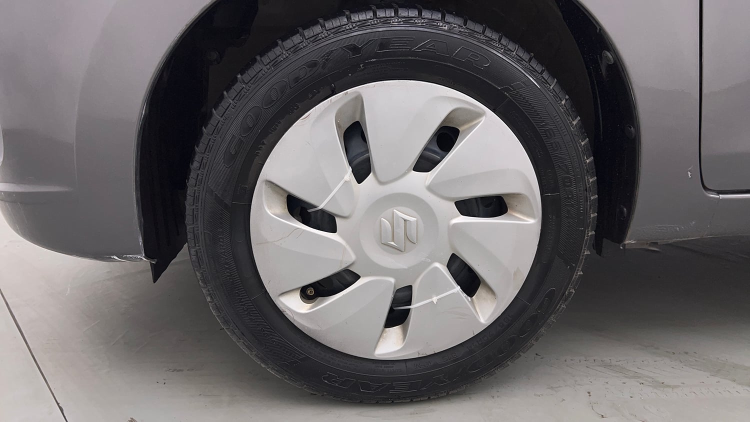 Used 2016 Maruti Suzuki Celerio ZXi AMT Petrol Automatic tyres LEFT FRONT TYRE RIM VIEW