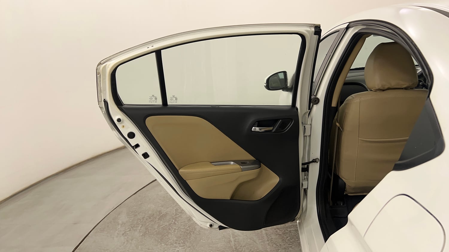 Used 2015 Honda City VX CVT Petrol Automatic interior LEFT REAR DOOR OPEN VIEW