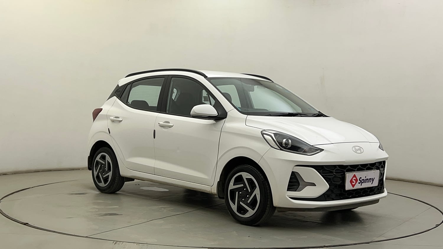 Used 2024 Hyundai Grand i10 Nios Sportz 1.2 Hy-CNG Duo Cng Manual exterior RIGHT FRONT CORNER VIEW