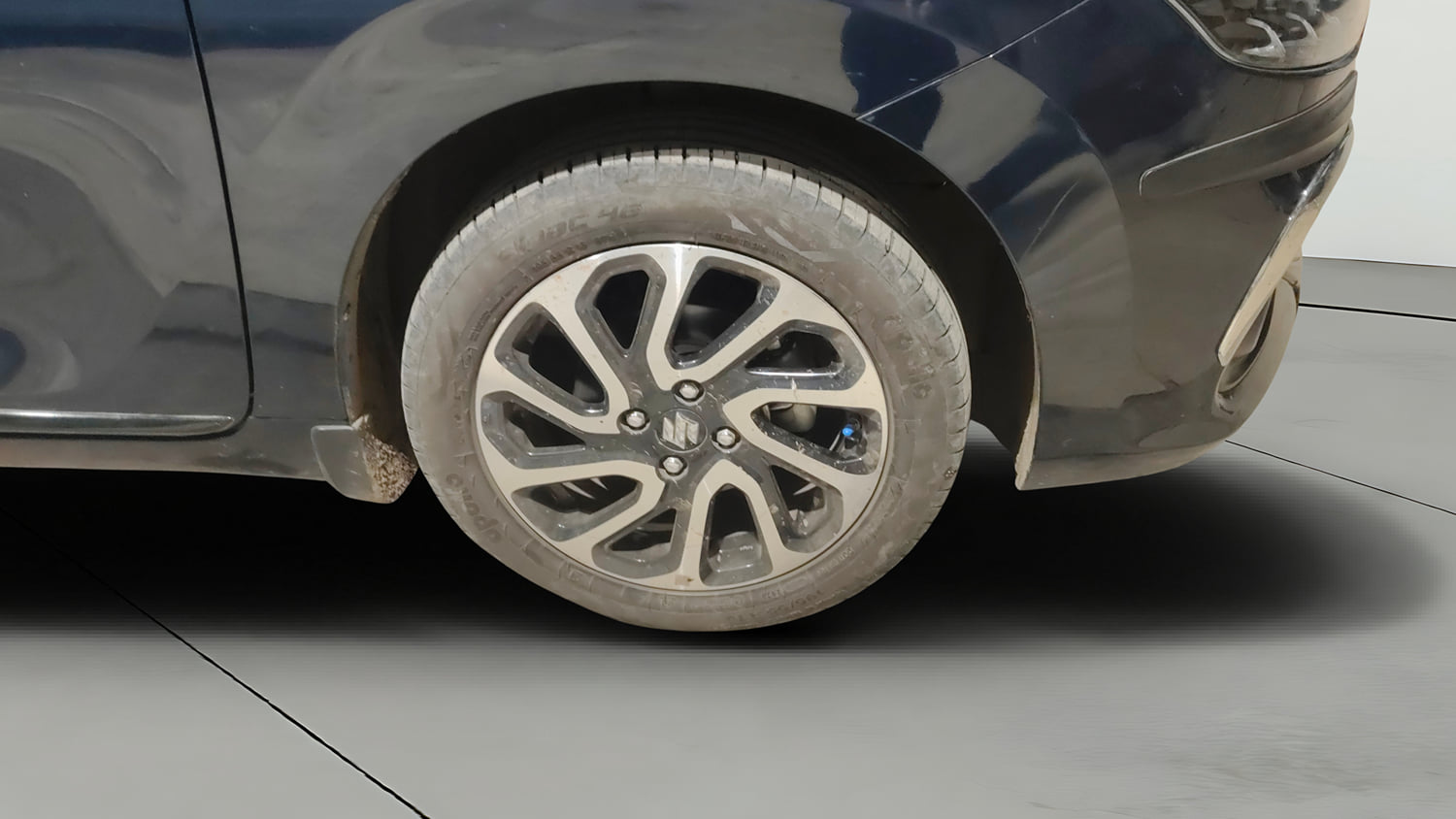 Used 2023 Maruti Suzuki Baleno Alpha AGS Petrol Automatic tyres RIGHT FRONT TYRE RIM VIEW