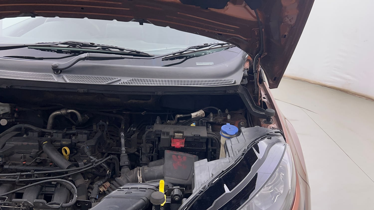 Used 2021 Ford EcoSport S MT 1.5 Ti-VCT Petrol Manual engine ENGINE LEFT SIDE HINGE & APRON VIEW