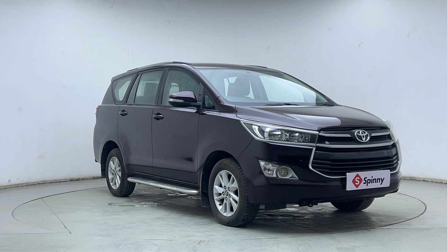 Used 2016 Toyota Innova Crysta 2.4 G 7 STR Diesel Manual exterior RIGHT FRONT CORNER VIEW