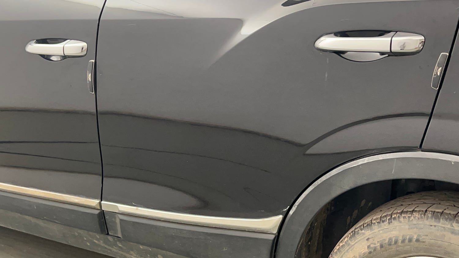 Used 2022 Mahindra XUV 300 W8 (O) 1.2 Petrol Petrol Manual dents MINOR SCRATCH
