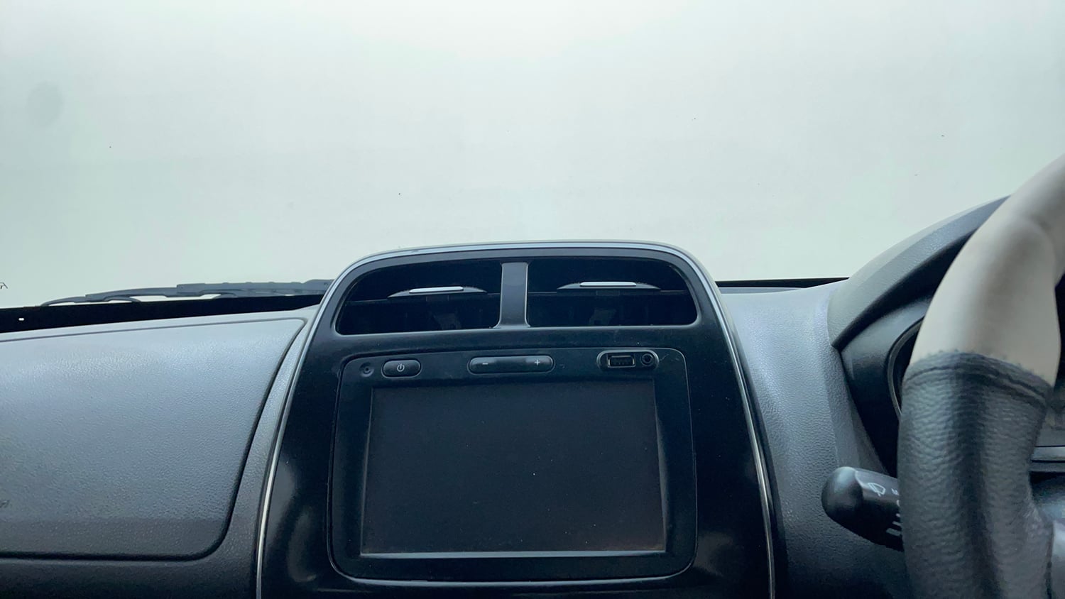 Used 2019 Renault Kwid 1.0 RXT AMT Opt Petrol Automatic top_features Touch screen infotainment system