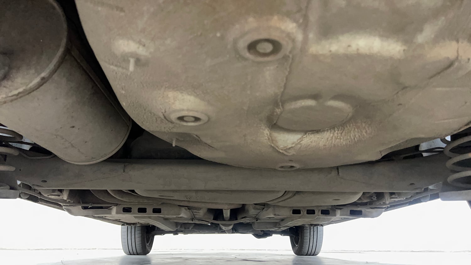 Used 2016 Volkswagen Ameo Comfortline 1.2L (P) Petrol Manual extra REAR UNDERBODY VIEW (TAKEN FROM REAR)