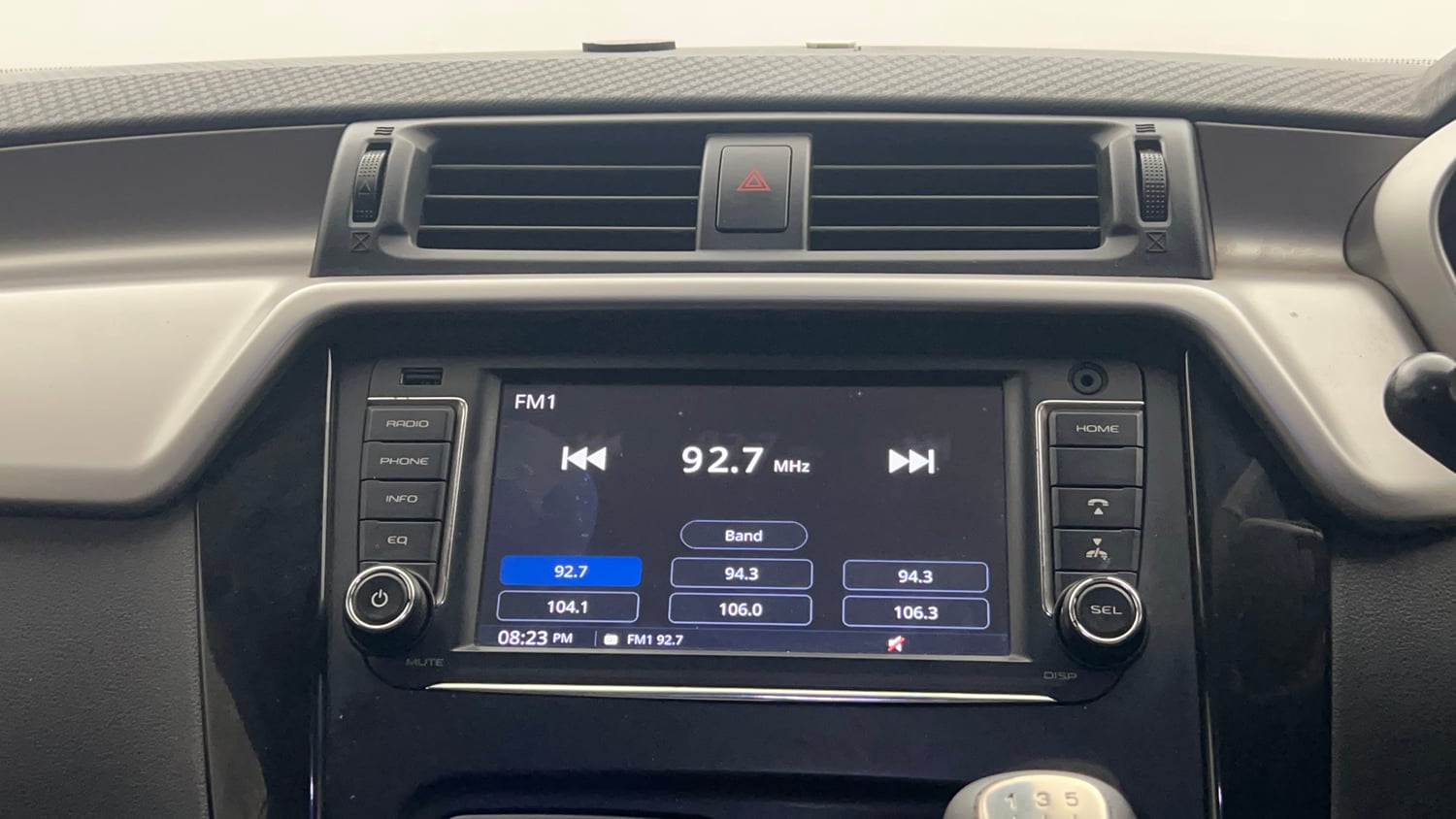 Used 2018 Mahindra KUV100 NXT K6 Plus 6 STR Petrol Manual top_features Touch screen infotainment system