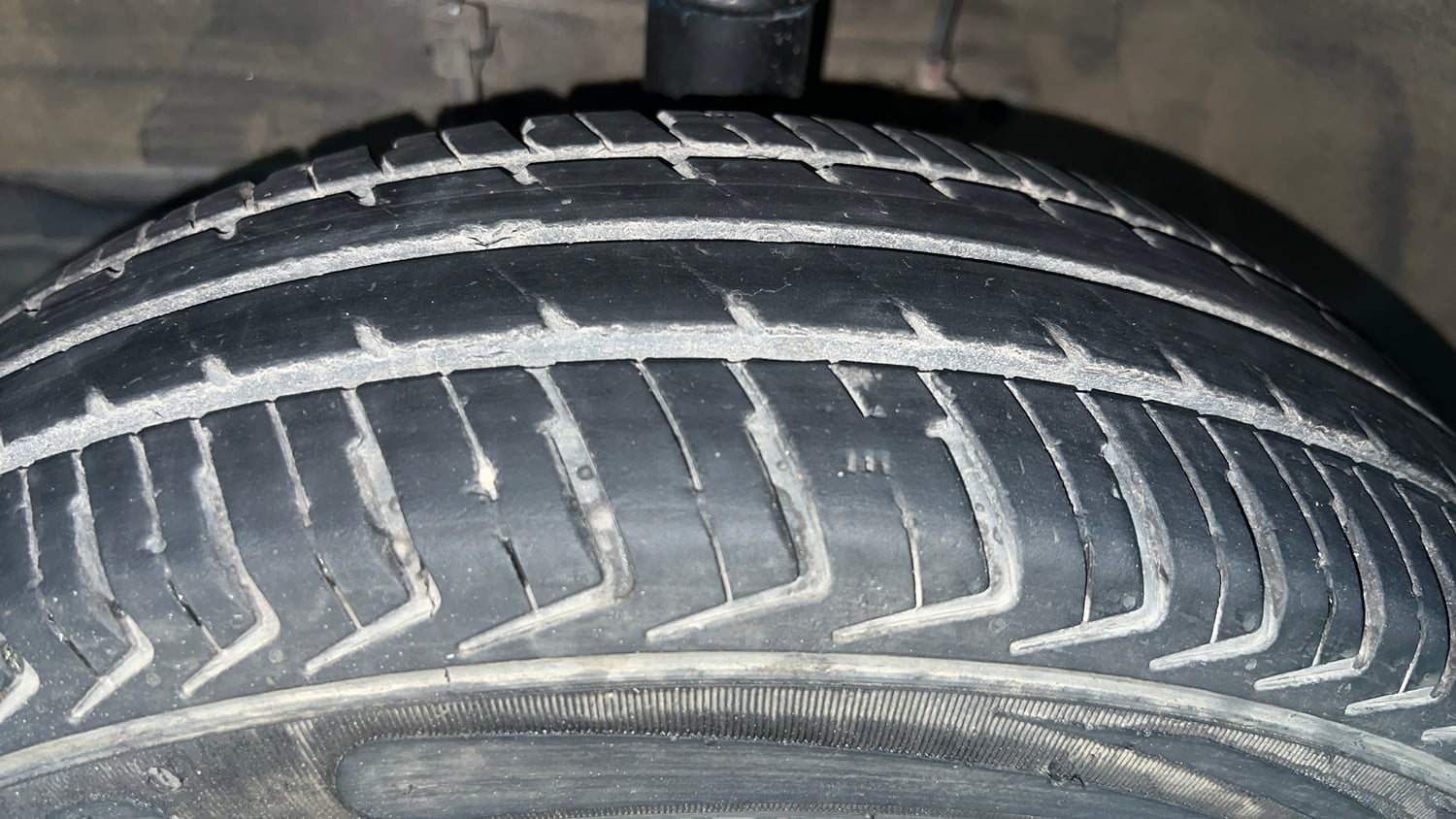 Used 2023 Maruti Suzuki Alto K10 VXi S-CNG Cng Manual tyres LEFT FRONT TYRE TREAD VIEW