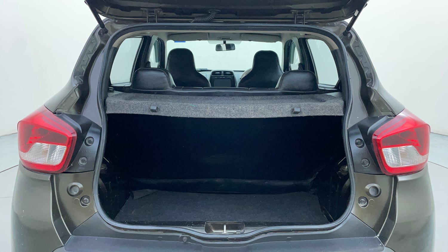 Used 2019 Renault Kwid 1.0 RXT AMT Opt Petrol Automatic interior DICKY INSIDE VIEW