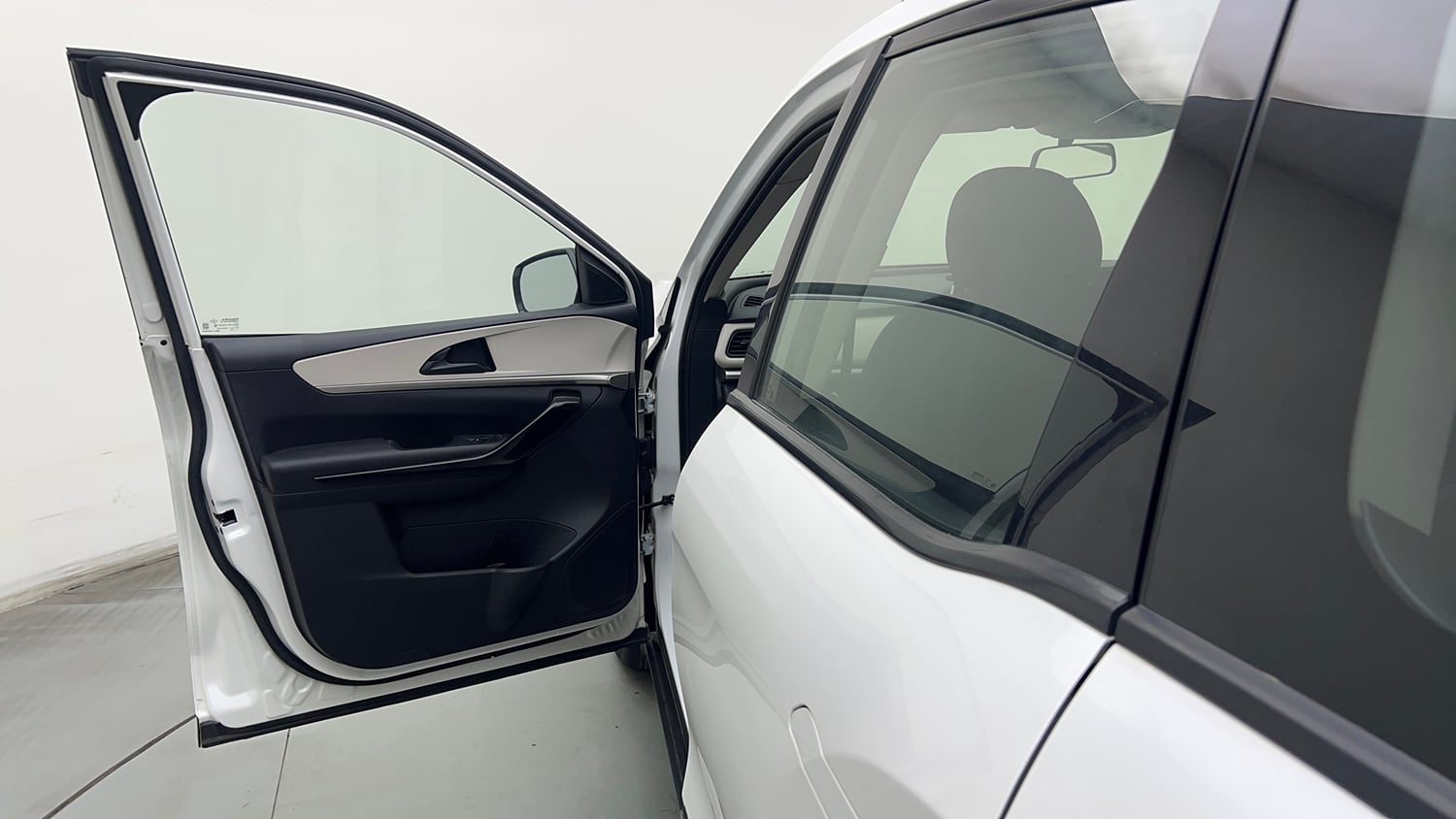 Used 2022 Mahindra XUV700 AX 5 Petrol MT 7 STR Petrol Manual interior LEFT FRONT DOOR OPEN VIEW