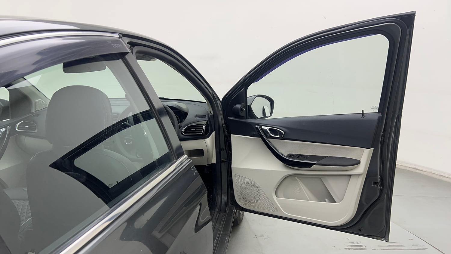 Used 2022 Tata Tigor XZ Plus CNG Cng Manual interior RIGHT FRONT DOOR OPEN VIEW
