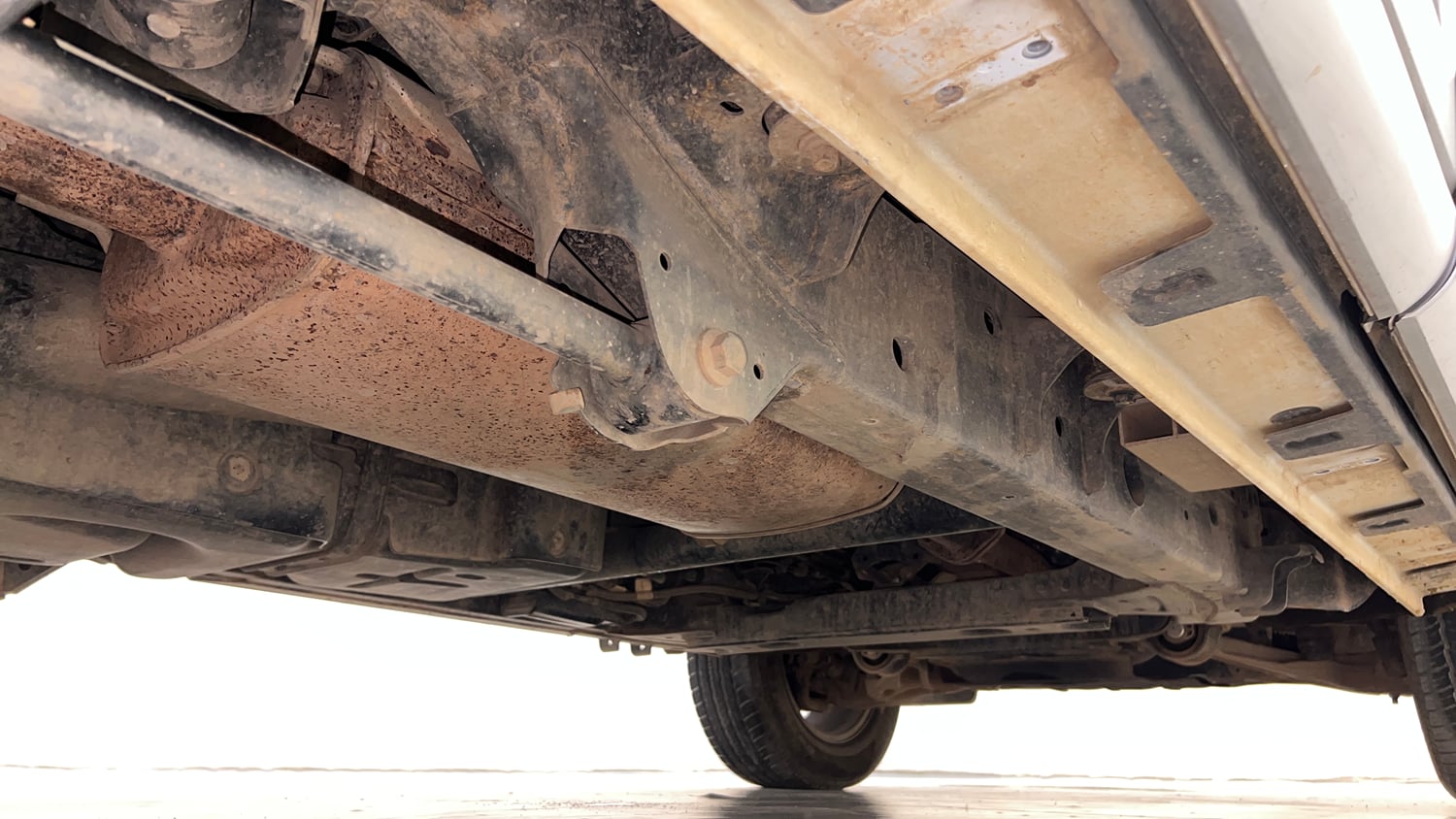 Used 2022 Mahindra Scorpio N Z8 L Petrol AT 6 STR Petrol Automatic extra REAR RIGHT UNDERBODY VIEW