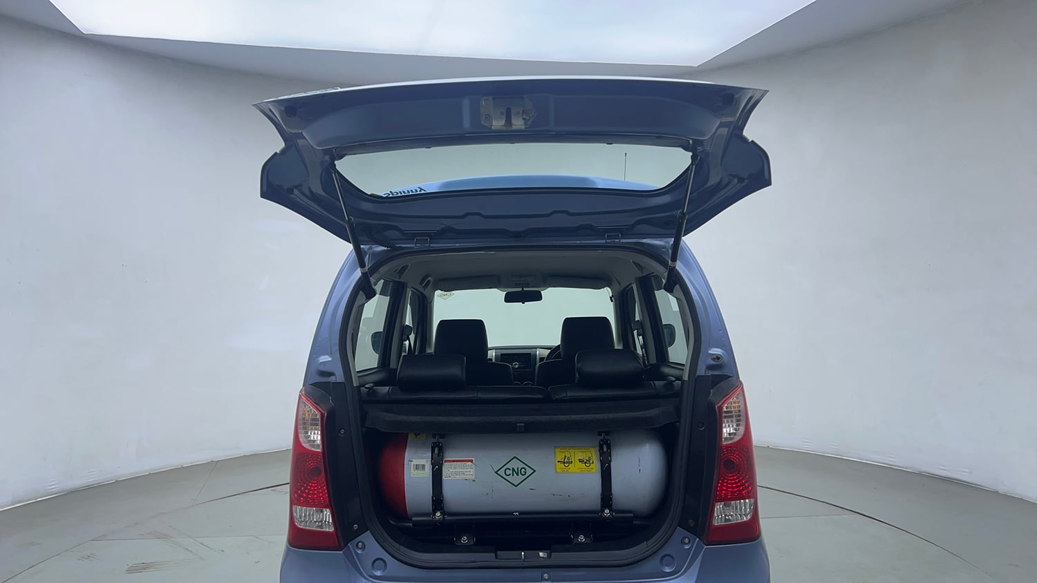 Used 2018 Maruti Suzuki Wagon R LXI CNG Cng Manual interior DICKY DOOR OPEN VIEW