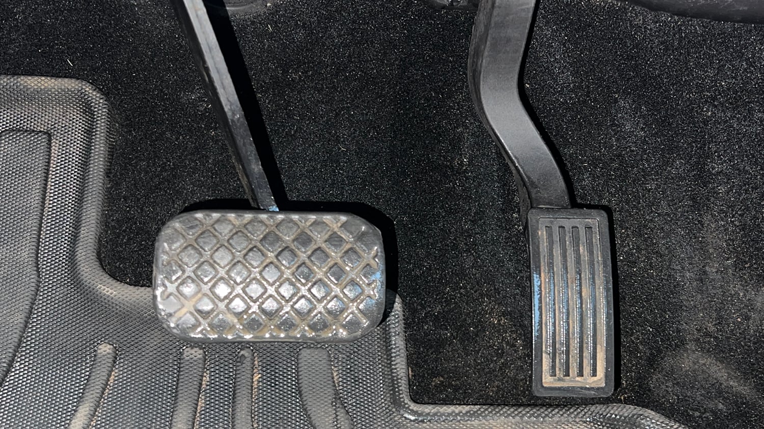 Used 2024 MG Motors Comet EV Excite Electric Automatic interior PEDALS VIEW
