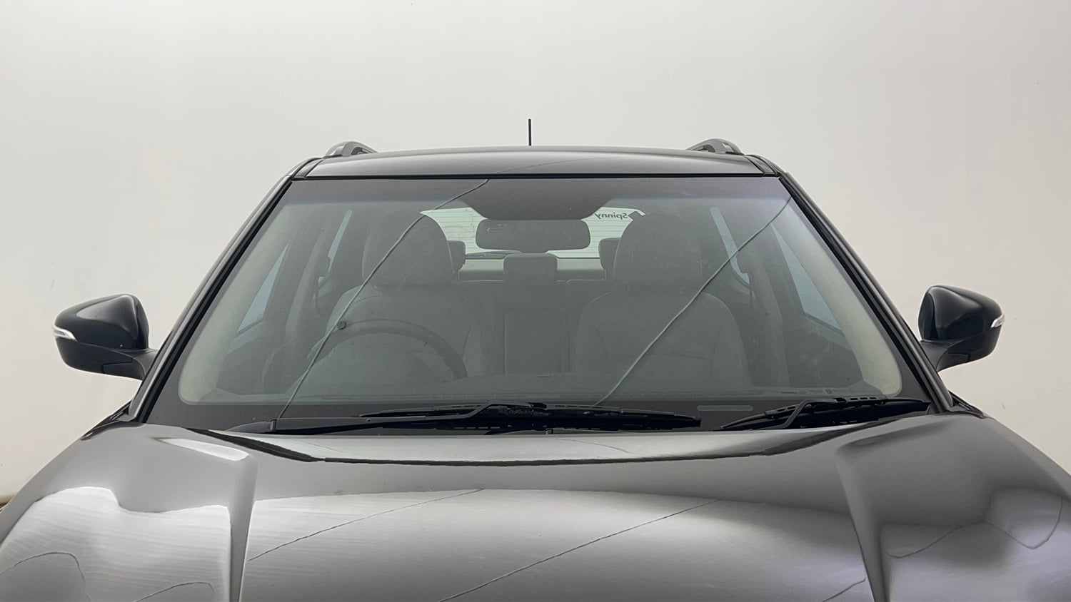 Used 2022 Mahindra XUV 300 W8 (O) 1.2 Petrol Petrol Manual exterior FRONT WINDSHIELD VIEW