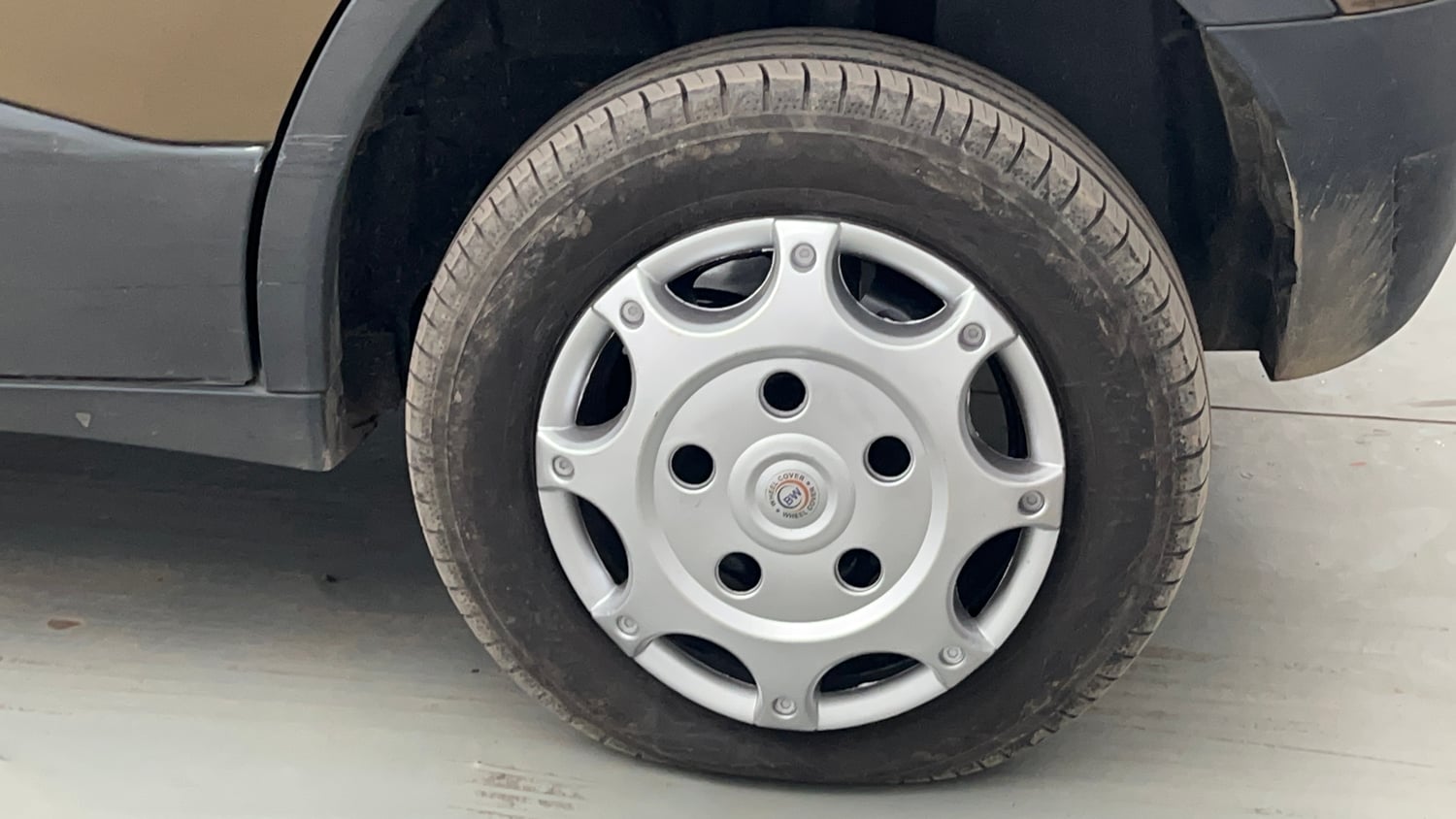 Used 2022 Tata Punch Accomplished AMT Petrol Automatic tyres LEFT REAR TYRE RIM VIEW