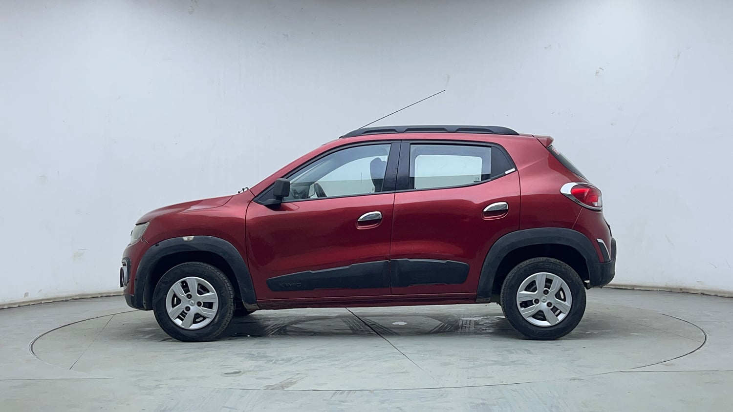 Used 2016 Renault Kwid RXT Petrol Manual exterior LEFT SIDE VIEW