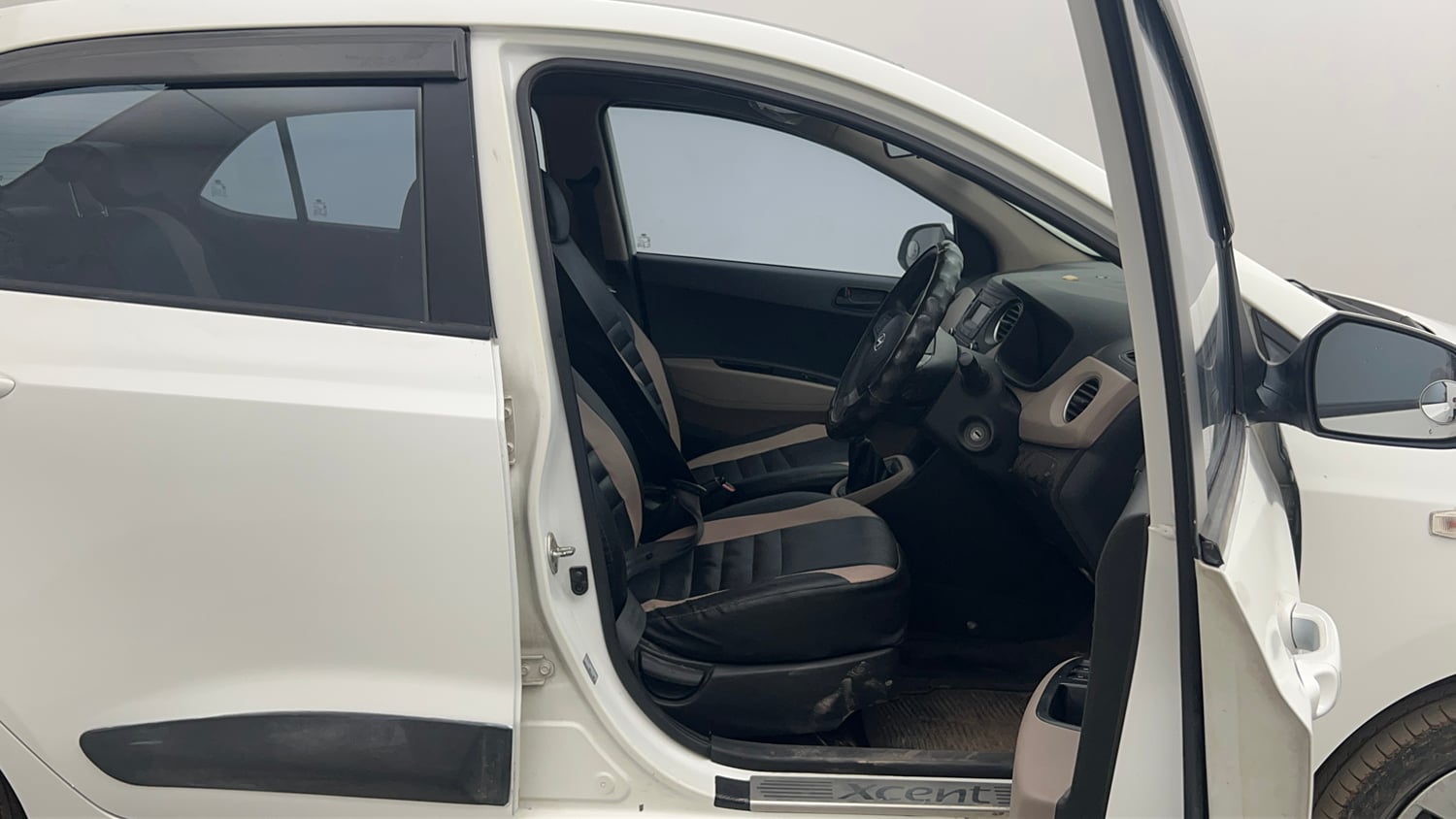 Used 2020 Hyundai Xcent S Petrol Manual interior RIGHT SIDE FRONT DOOR CABIN VIEW