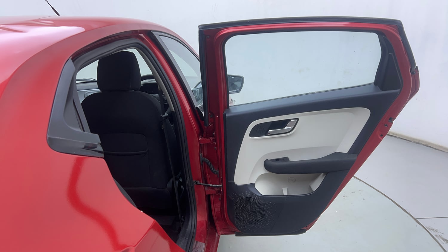 Used 2022 Tata Altroz XZ Petrol Petrol Manual interior RIGHT REAR DOOR OPEN VIEW
