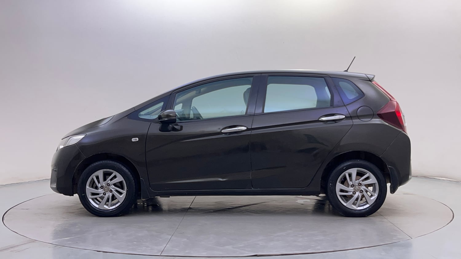 Used 2018 Honda Jazz V CVT Petrol Petrol Automatic exterior LEFT SIDE VIEW