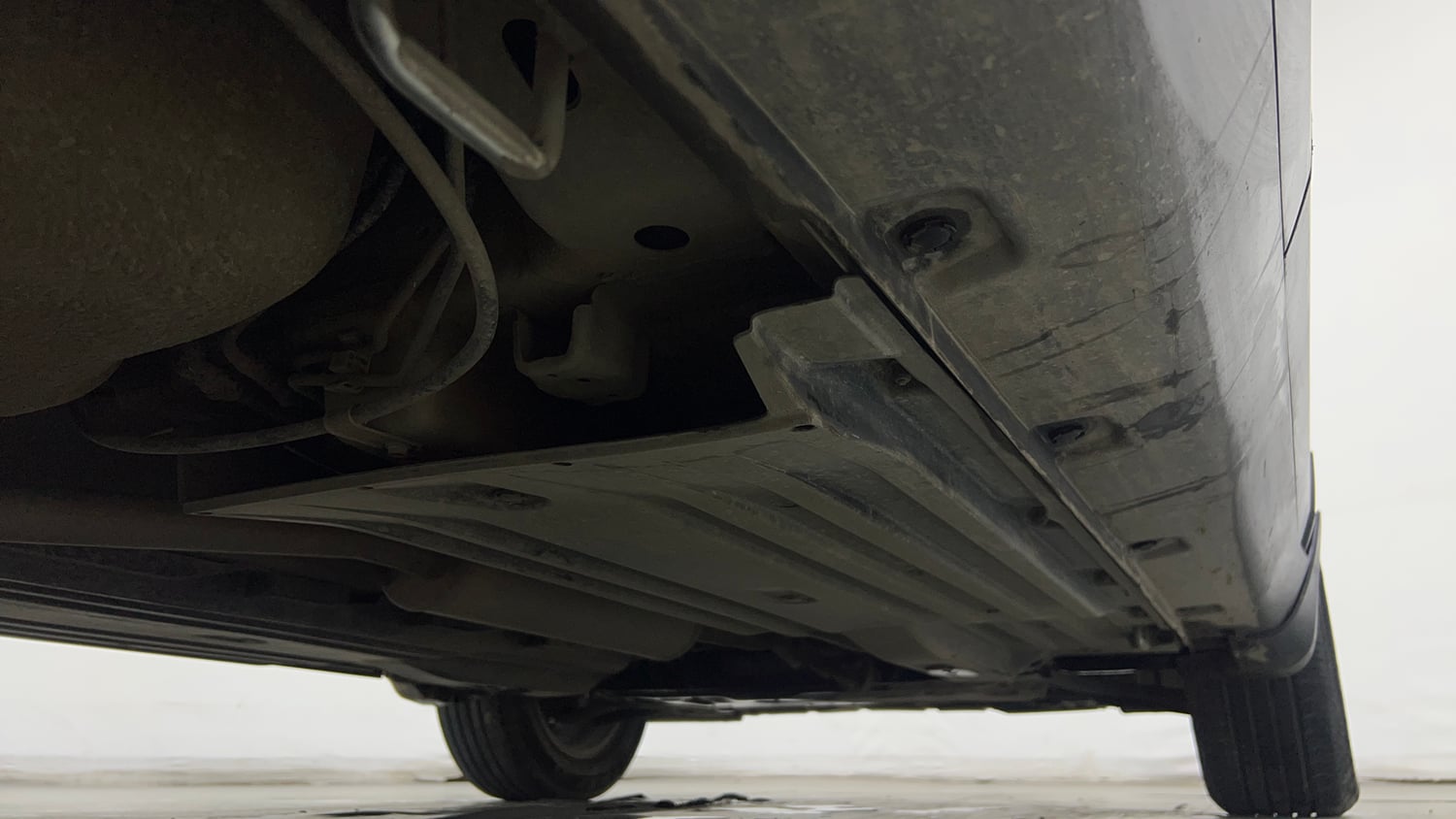 Used 2023 Maruti Suzuki Brezza ZXi AT Petrol Automatic extra REAR RIGHT UNDERBODY VIEW