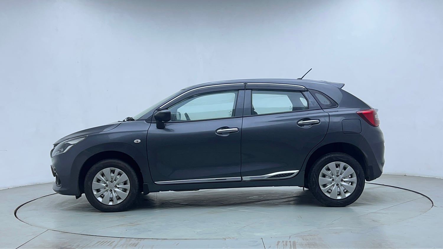 Used 2022 Maruti Suzuki Baleno Sigma MT Petrol Manual exterior LEFT SIDE VIEW