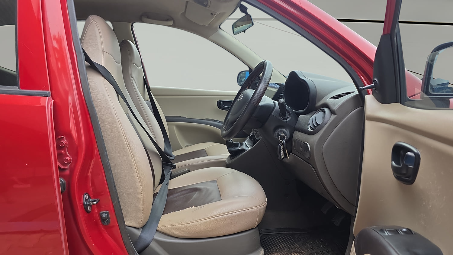 Used 2013 Hyundai i10 Era 1.1 iRDE2 Petrol Manual interior RIGHT SIDE FRONT DOOR CABIN VIEW