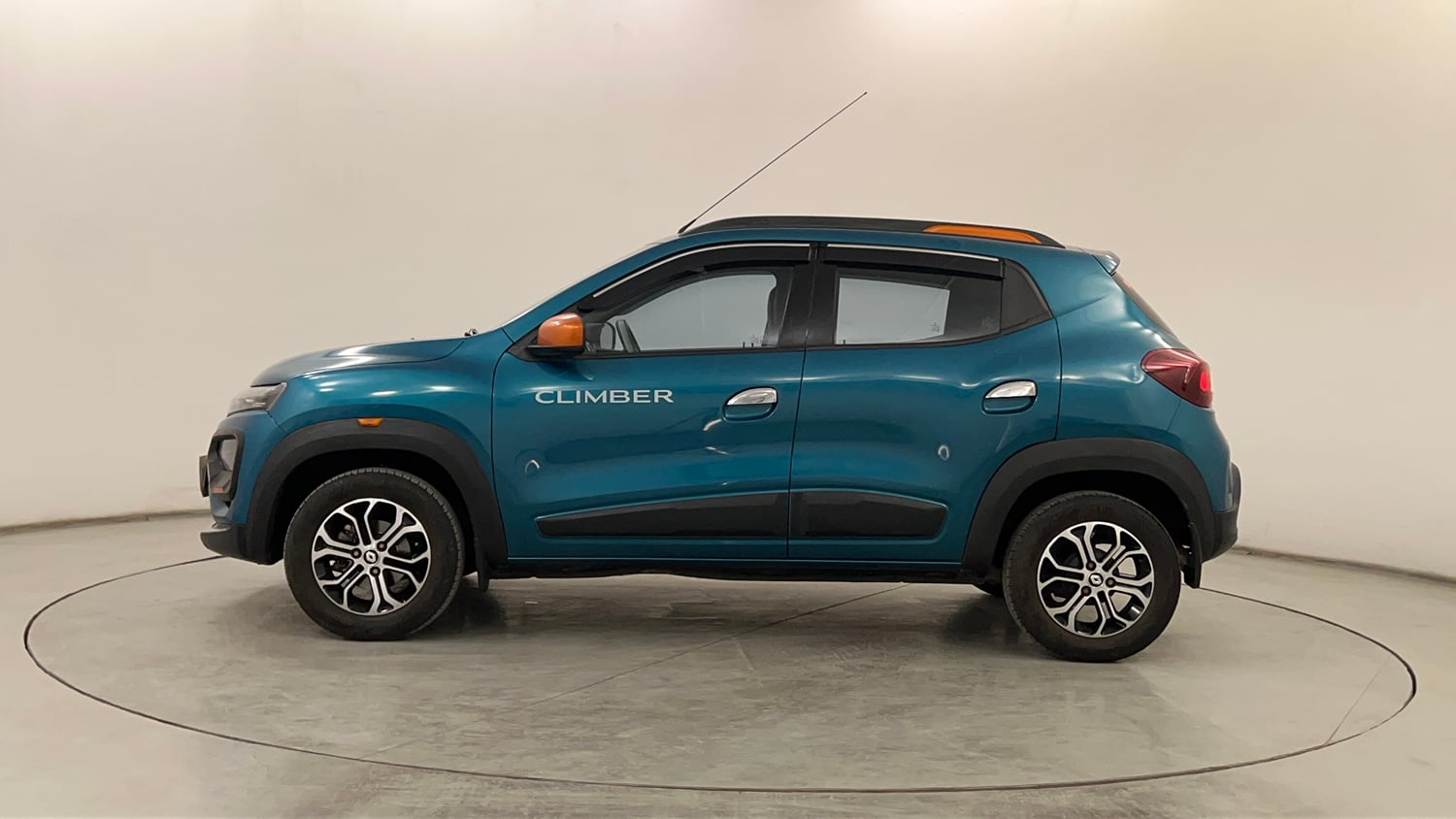 Used 2020 Renault Kwid CLIMBER 1.0 Opt Petrol Manual exterior LEFT SIDE VIEW