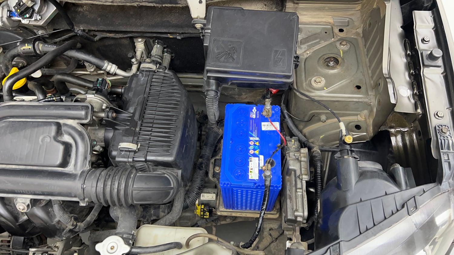 Used 2017 Renault Kwid 1.0 RXT AMT Opt Petrol Automatic engine ENGINE LEFT SIDE VIEW